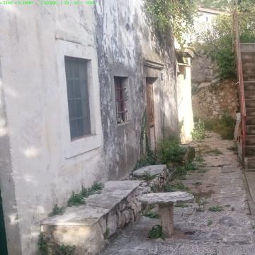 Kuća u nizu za renoviranje blizu Orebića, poluotok Pelješac