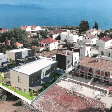 Luksuzne kuće u nizu s pogledom na more i bazenom ***NOVOGRADNJA***