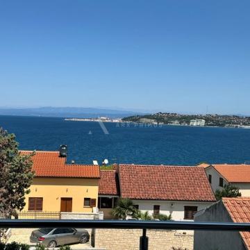 Kuća na odličnoj poziciji s lijepim vrtom, Crveni Vrh, Umag