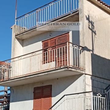 Kuća: Okrug Donji, za uređenje