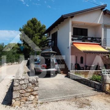 Kuća s okućnicom u Pirovcu 104m2 !!!