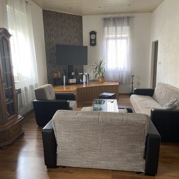 Kuća: Osijek, Stepinčeva, v. prizemnica, 180.00 m2