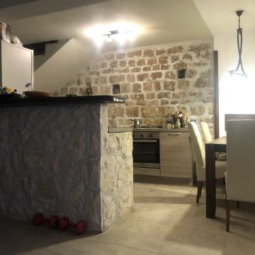 Kuća: Pag, 225.00 m2