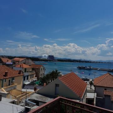 Kuća sa panoramskim pogledom na more, Vodice, strogi centar-Prodaja