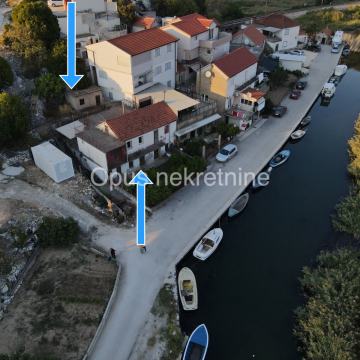 Kuća: Ploče, 117.00 m2 tlocrtno, za renovaciju