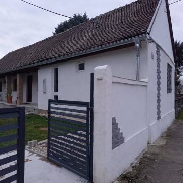 Kuća: Podgajci Podravski, 130.00 m2 + 5.000 m2 Kamčatske borovnice