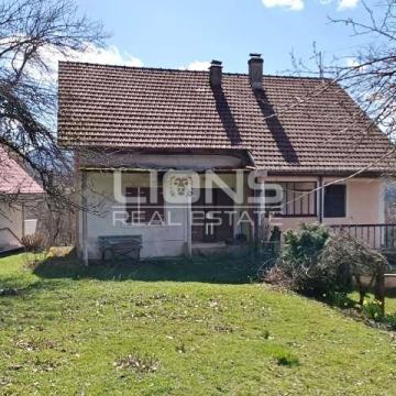 Kuća s pogledom na rijeku Kupu, Gorski kotar (Brod Moravice)