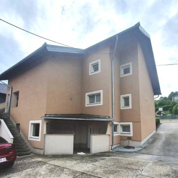 Kuća: Pojatno, 285.00 m2