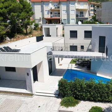 Kuća Prodaja Dugi Rat 214 m2