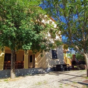 Seline, kuća u mirnom djelu, potpuno namještena