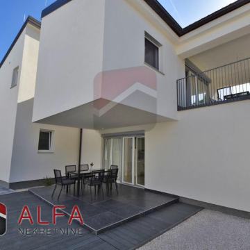 Kuća: prodaje se moderna nova kuća katnica sa dva stana