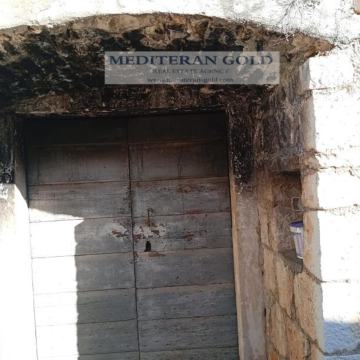 Kuća za prodaju: Čiovo, Okrug Donji, za život ili kao investicija