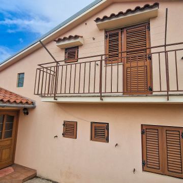 Kuća na prodaju Škatari Pula