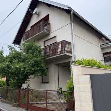 Kuća na prodaju, Zagreb (Donja Dubrava) Vinodolska ulica, 224 m2