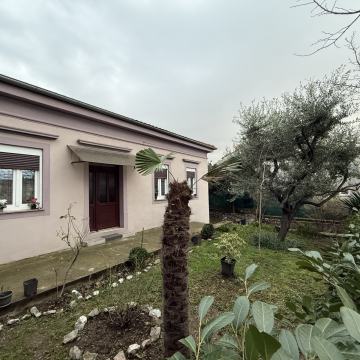SAMOSTOJEĆA KUĆA SA GARAŽOM I OKUĆNICOM U RIJECI, 113.00 m2