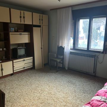 KUĆA ZA RUŠENJE/RENOVACIJU U MARKUŠEVCU