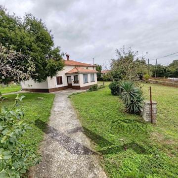 Kuća: Šajini (kuća 112 m2 + po. zgr. 95 m2 + zemljište 1.506 m2)