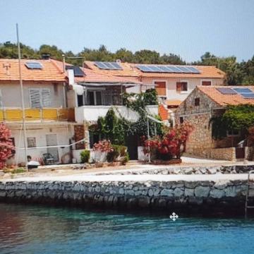 KORNATI - Otok Žut - dvije kuće na atraktivnoj lokaciji
