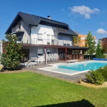 SAMOBOR, LUKSUZNA VILA, (300 m2) S BAZENOM I OKUĆNICOM 1538 m2