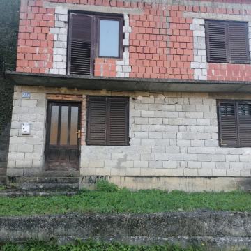 Kuća: Selište Kostajničko, Samostojeća  56.00 m2 +1300m2 zemljište