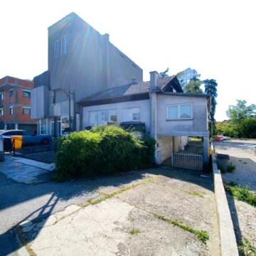 Kuća SESVETE 350 m2 na glavnoj cesti mogućnost dodatne gradnje