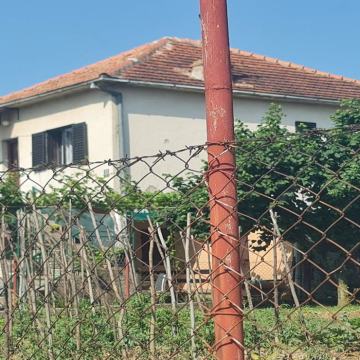 Kuća: Sinj, 190.00 m2, bez posjeda