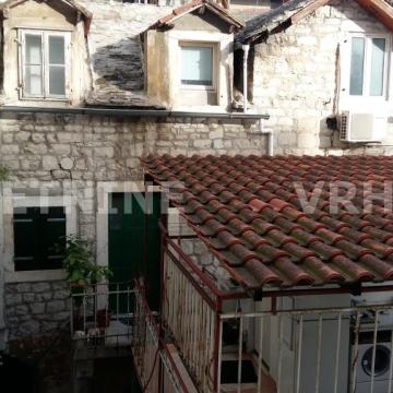 Kuća: Split, 54.00 m2 + 15 m2 TERASE - CENTAR