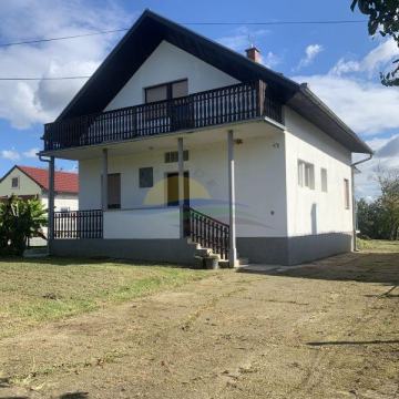Kuća: Štefanje, samostojeća, 3 etaže, 3 sobe, moguće 6 soba