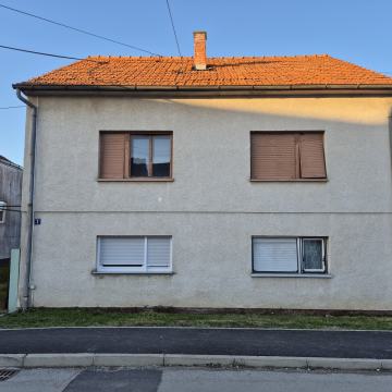 Kuća: Strahoninec, 150.00 m2