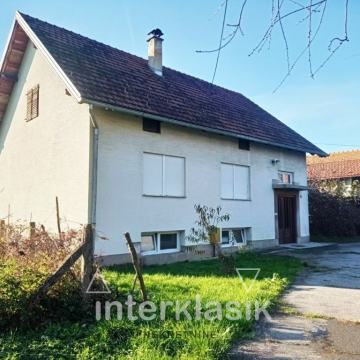 Kuća, Strmec, 222 m2, 3 etaže, zemljište 1730 m2