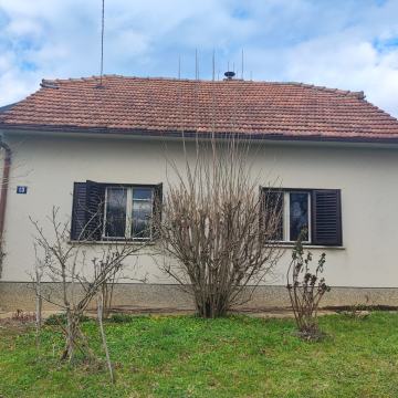 Kuća Sv. Križ Začretje, Mirkovec, uz OŠ, 154m2, 3-sobna + 2 gradilišta