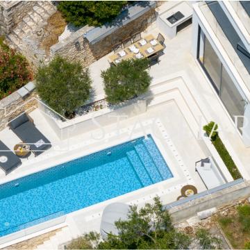 Kuća: Vela Luka, 270.00 m2