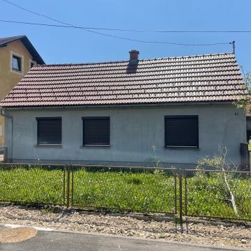 PRILIKA-Kuća s velikim zemljištem u Maloj Švarći