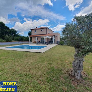 Prodaja,kuća, Vodnjan, 180  m2, bazen 30m2, zemljište 977 m2