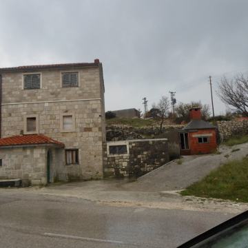 Kuća: Zadvarje,Dupci dvokatnica,138 m2- zmjena za stan