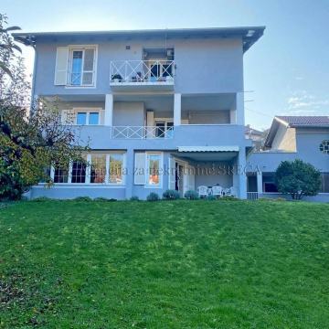 Kuća: Zagreb (Markuševec), 475.00 m2, POD SLJEMENOM,NOVIJE, 3 STANA!