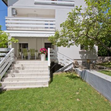 Zagreb Mlinovi, UGODNA VIŠESOBNA KUĆA 350 m2