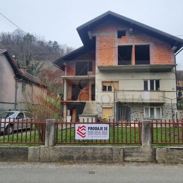 Kuća: Zagreb (Popovec), 315.00 m2, roh-bau
