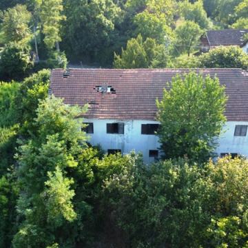 Kuća: Zagreb (Sesvete-Kašina), bruto 500.00 m2-zamjena stan