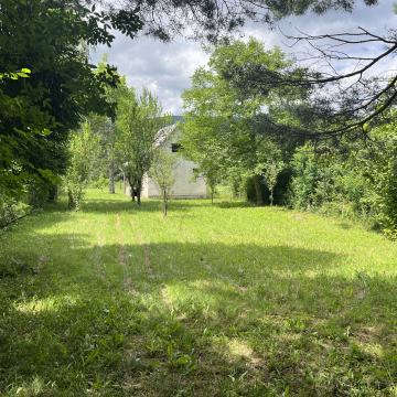 Kućica u netaknutoj prirodi u blizini Plitvičkih jezera