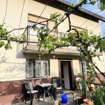 Kustošija, kuća  220,00 m² s garažom, BEZ PROVIZIJE ZA KUPCA!