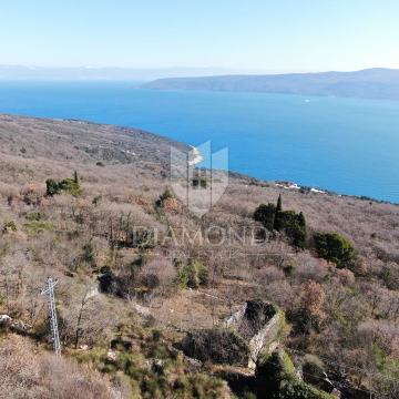 Labin, okolica, starina sa prekrasnim pogledom na more