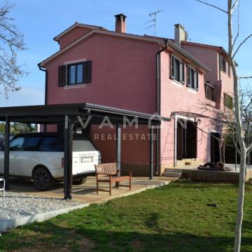 Lijepa obiteljska kuća u okolici Poreča