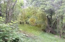 LIJEPI TEREN OMEĐEN SUHOZIDOM