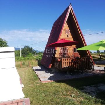 Lika, Lovinac, planinska kuća za odmor