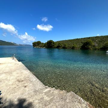 Luka 2.red do mora  720 m2