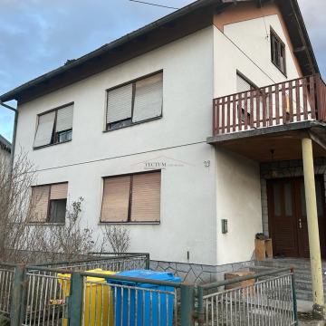 LUKAVEC, KUĆA NA DVIJE ETAŽE (SA DVA STANA) NA PARCELI OD 3750M2, POTR