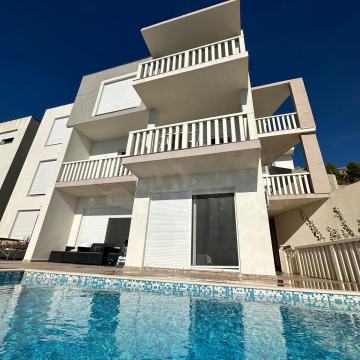 Luksuzna Kuća za Odmor na Prodaju kod Omiša