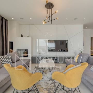 Jedinstvena vila s prekrasnim pogledom na more