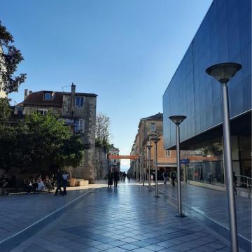 Luksuzno uređen stan 120 m2 u centru Splita,na Marmontovoj